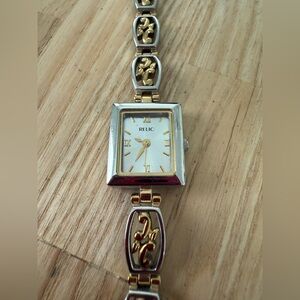 Relic ladies rectangular two toned watch NEW BATTERY